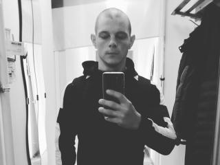 BruceDesire - Sexe cam en vivo - 19423070