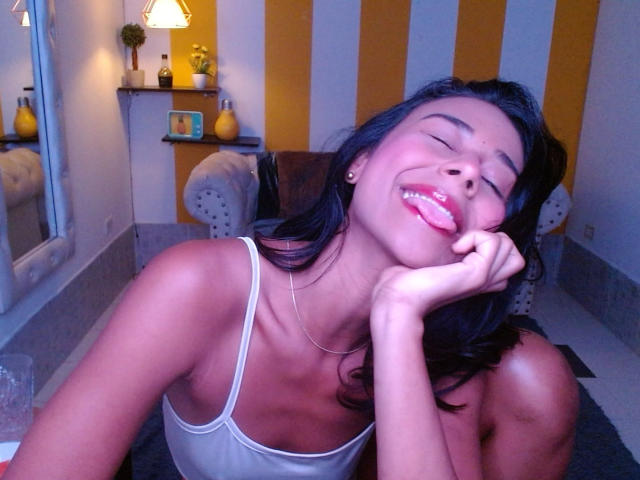 ElennaMoure - Live porn &amp; sex cam - 19423402