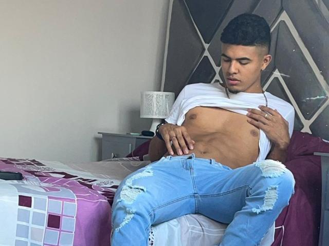 AlejandroKym - Live sex cam - 19424418