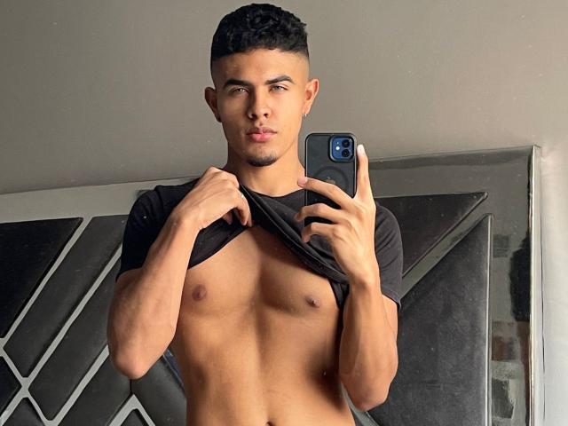 AlejandroKym - Live sex cam - 19424458