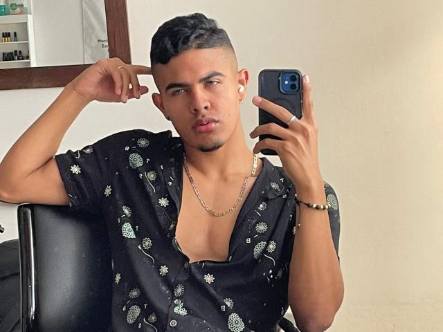 AlejandroKym - Live sex cam - 19424466