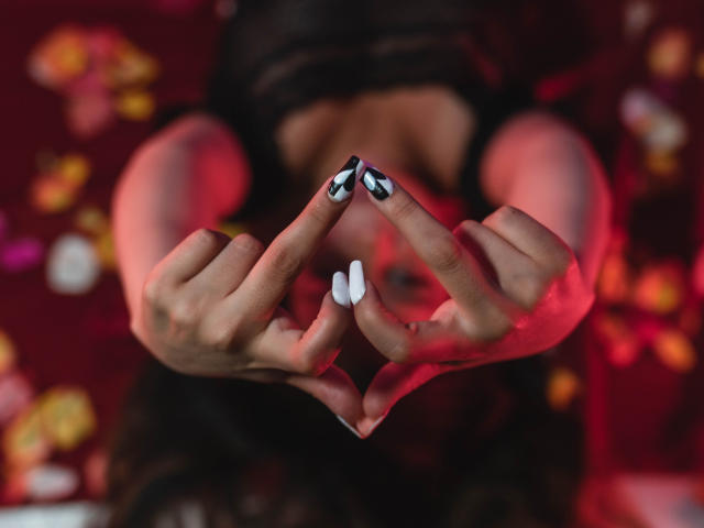 EmiNovely - Live porn &amp; sex cam - 19431166