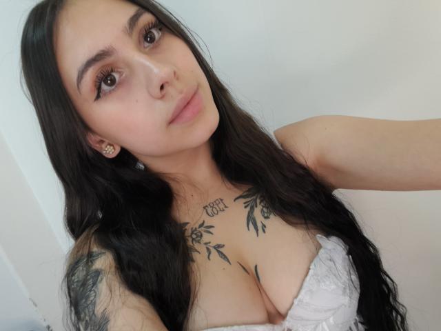 ChanelDeRosee - פורנו בשידור חי ומצלמת סקס - 19438378