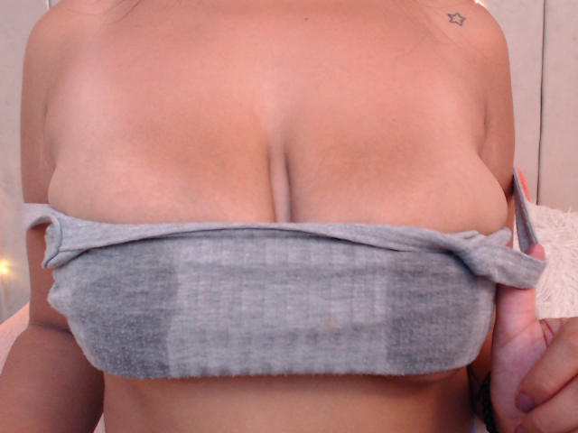 EmelieRoa - Sexe cam en vivo - 19440086