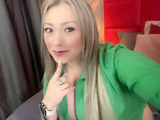 HollyMadisonn - Live porn &amp; sex cam - 19442414