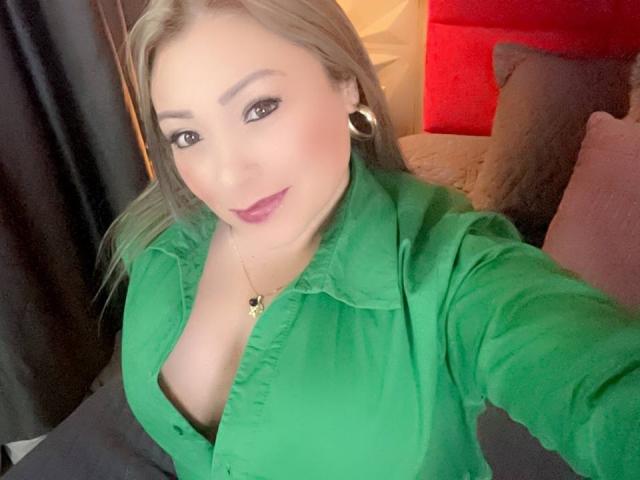 HollyMadisonn - 라이브 포르노 &amp; 섹스 캠 - 19442422