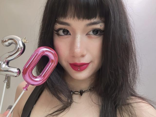 SabriPrettty - Élő pornó és szexkamera - 19452642