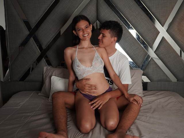 JohnAndCamila - Sexe cam en vivo - 19476394