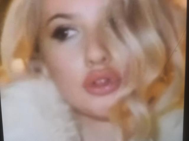 ElzaKom - Live Sex Cam - 19483690