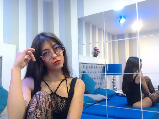 CloeeAdams - פורנו בשידור חי ומצלמת סקס - 19484710