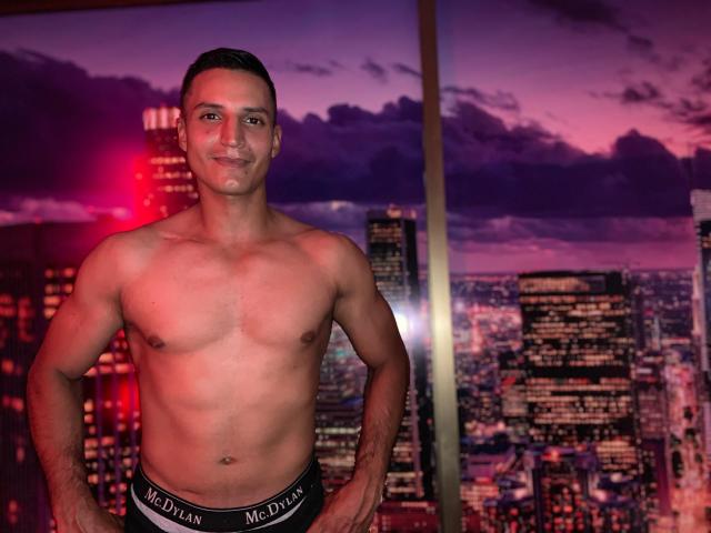 GabrielEmilio69 - Live porn &amp; sex cam - 19488322