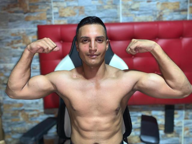 GabrielEmilio69 - Live porn &amp; sex cam - 19488342