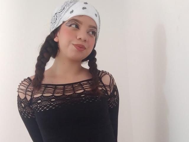 CamiEvans - Élő pornó és szexkamera - 19507250