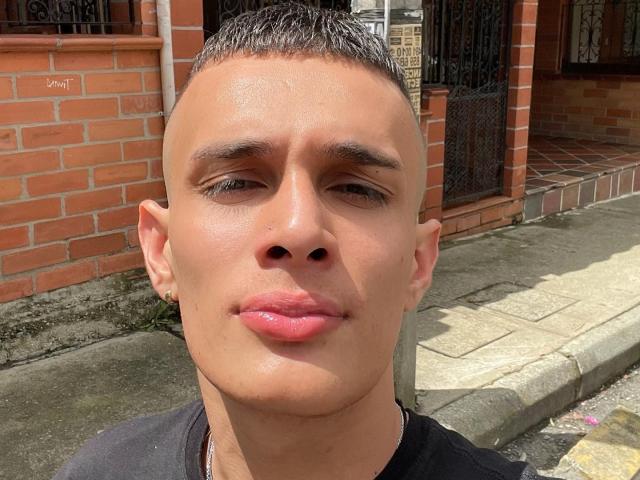 SlimLewis - Sexe cam en vivo - 19518782