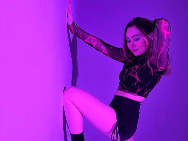 CammyRoberta - Live porn &amp; sex cam - 19519090