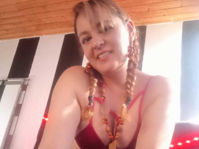 AmandaHotL - Live porn &amp; sex cam - 19546590