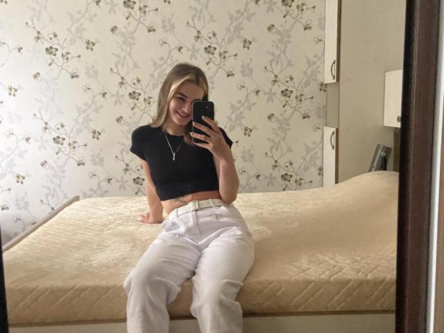 CarrieAndHarold - Live porn &amp; sex cam - 19552422