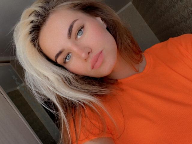 CarrieAndHarold - Live porn &amp; sex cam - 19552430