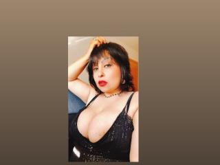 CrisseltCurvyLady - Live porn &amp; sex cam - 19553250