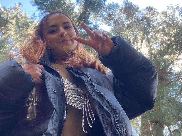 MiaMarkov - Élő pornó és szexkamera - 19555402