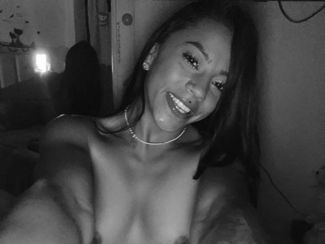 Amberv - Live porn &amp; sex cam - 19559554