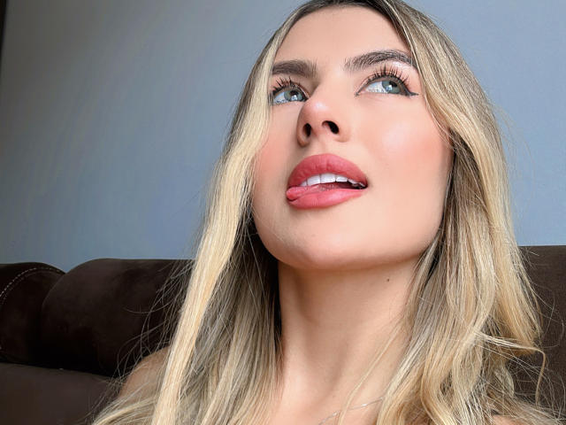 ScarlethLodge - Live porn &amp; sex cam - 19560566