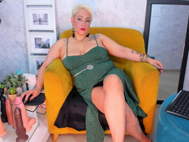 GianellaCox - Live porn &amp; sex cam - 19564138