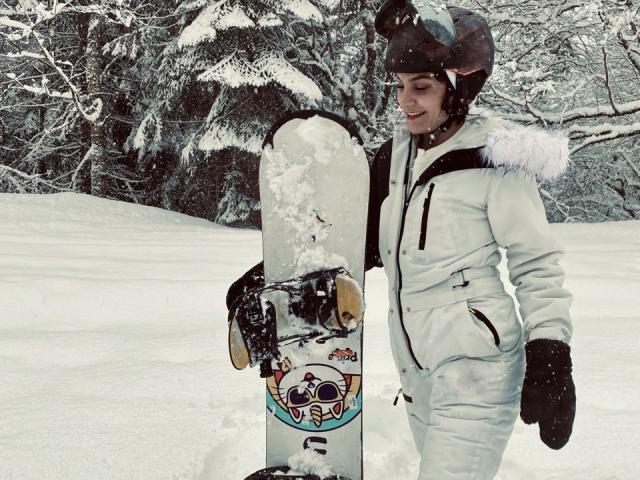 AnnaDutton - Élő pornó és szexkamera - 19567798