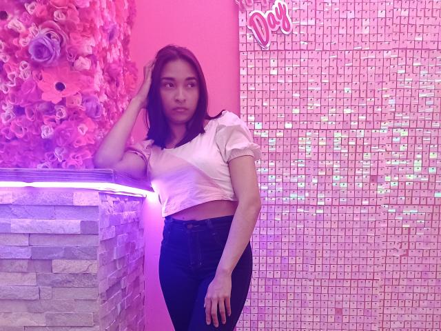 SarahyJhones - Live Sex Cam - 19571118