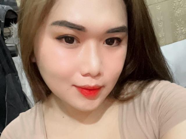 WildEllaSelfsuckerTs - Live porn &amp; sex cam - 19579258