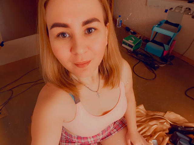 HotGirlHotLoves - Live porn &amp; sex cam - 19580810