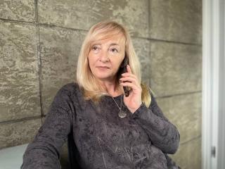 IngritSnow - Live porn &amp; sex cam - 19582402