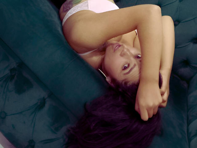 JannaLorensts - Live porn &amp; sex cam - 19584558