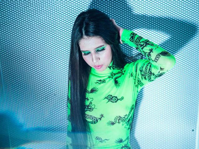 AliceBlakee - Live porn &amp; sex cam - 19586214