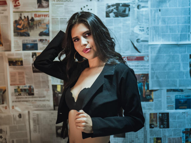 AliceBlakee - Live porn &amp; sex cam - 19586350