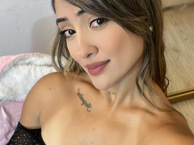 MaeCollins - Live porn &amp; sex cam - 19592910