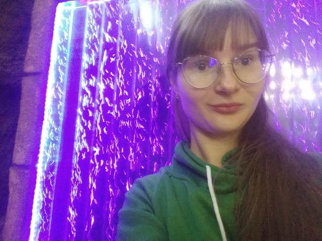 KiraGoldens - Live porn &amp; sex cam - 19593322