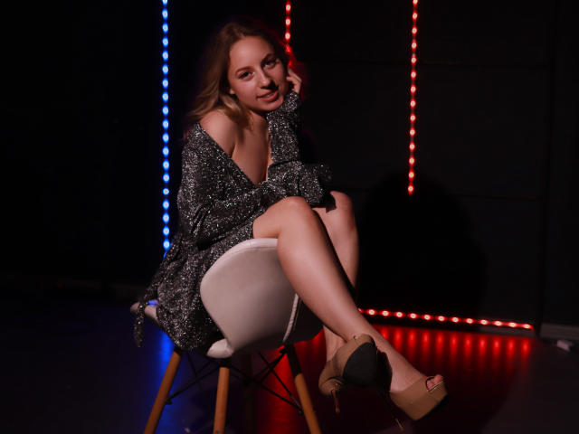 AnnaChambers - Live porn &amp; sex cam - 19596346