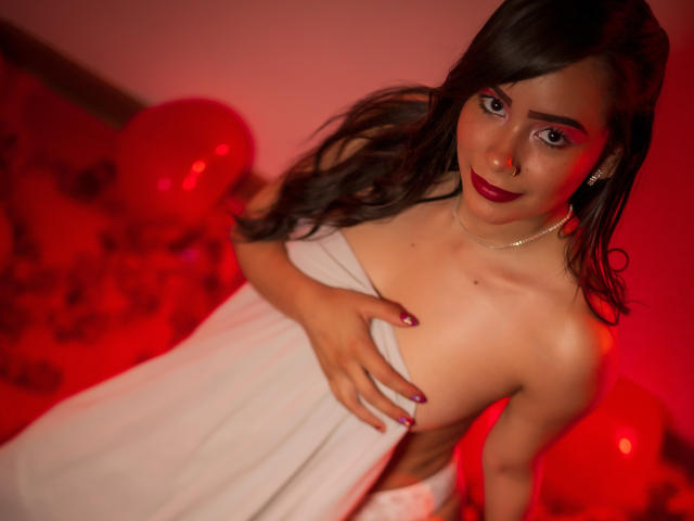 HollyWhite - Live porn &amp; sex cam - 19612210