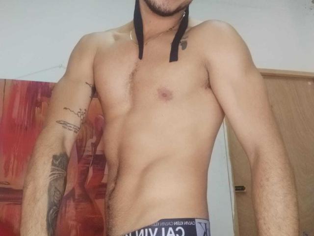 MorenoSexyBbc - Live porn &amp; sex cam - 19613906