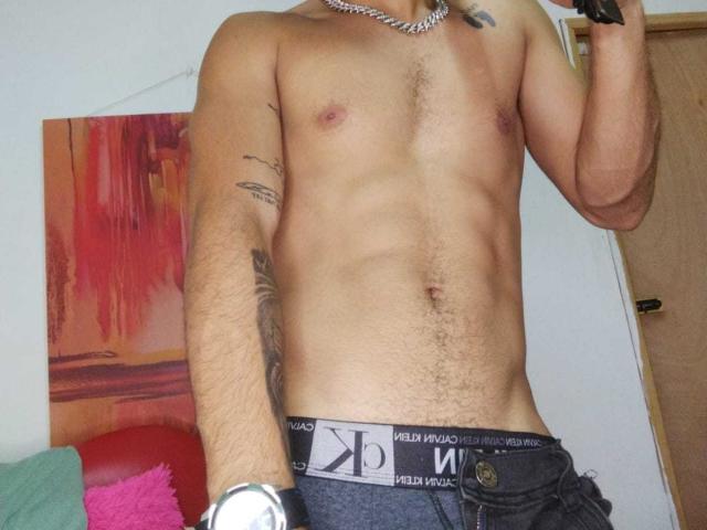 MorenoSexyBbc - Live porn &amp; sex cam - 19613930