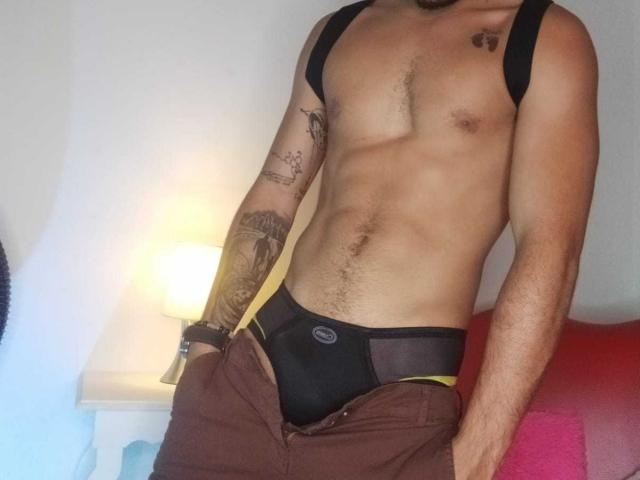 MorenoSexyBbc - Live porn &amp; sex cam - 19613942