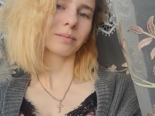 ErinLaurie - Live porn &amp; sex cam - 19624538