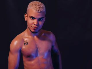 MorenoSexyBbc - Live porn &amp; sex cam - 19629554