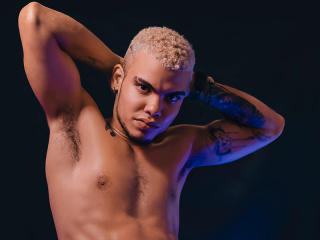 MorenoSexyBbc - Live porn &amp; sex cam - 19629562