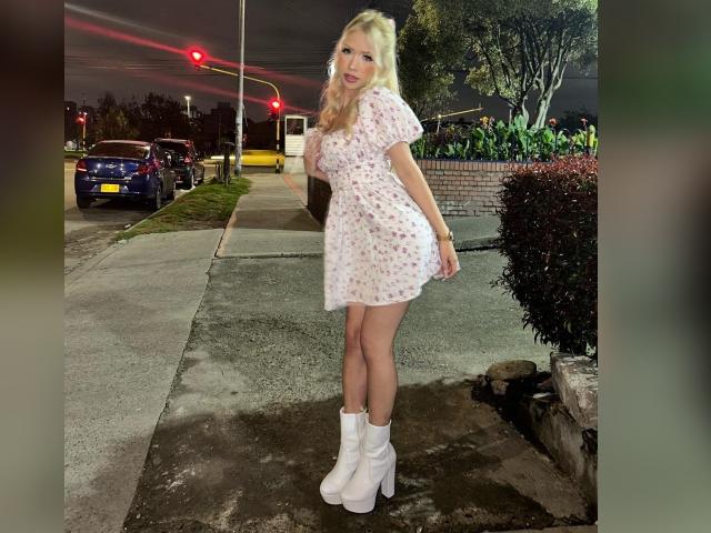 ChristieGarci - Live porn &amp; sex cam - 19640234