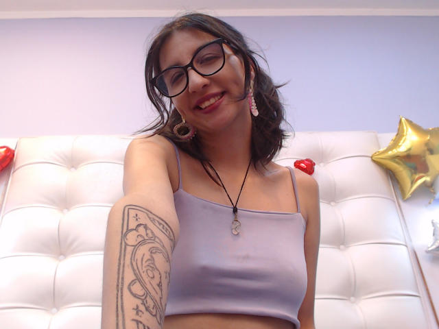 AlishaJames - Live porn &amp; sex cam - 19651402