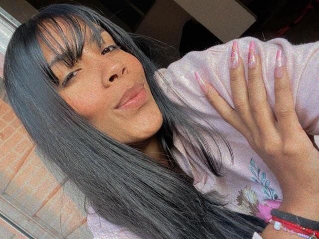 FiorellaBossh - פורנו בשידור חי ומצלמת סקס - 19656138