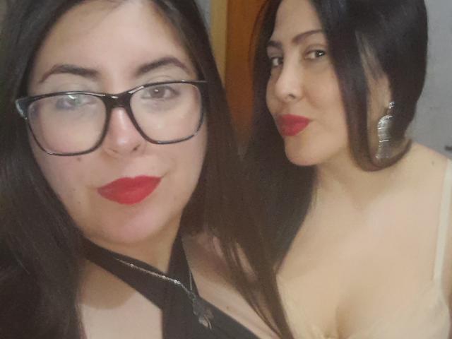 EmilyAndAlison - Live porn &amp; sex cam - 19662586