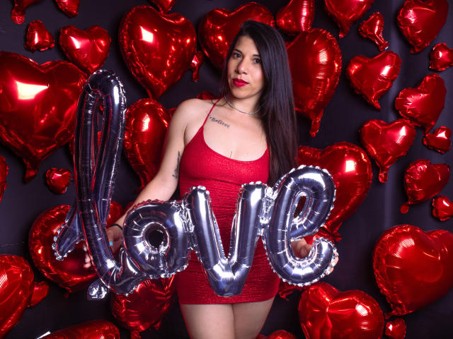 LauraaVelez - 라이브 포르노 &amp; 섹스 캠 - 19668122